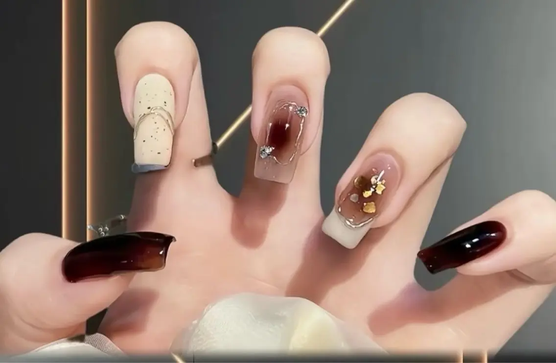 ネイル ハンドネイル ハンドケア queen nailのネイルデザイン