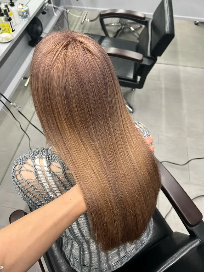 ロング カラー ベージュカラー ブリーチ 【似合わせカラー】 西口嶺河のヘアスタイル