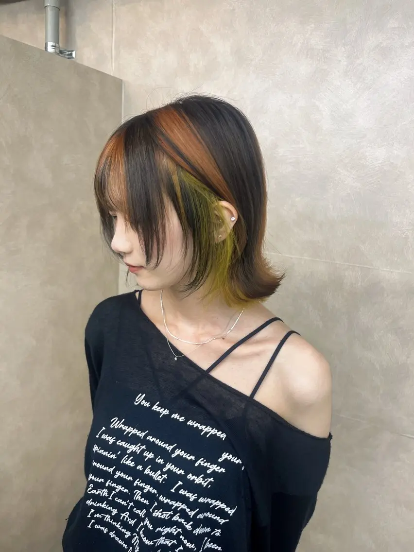 ショート カラー カット ヘアカラー ✩.*Aise⟡.· 艶カラー🐈⬛🩶のヘアスタイル