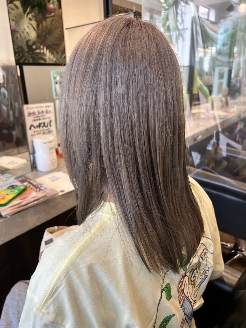 ロング カラー 吉川 茉由子のヘアスタイル