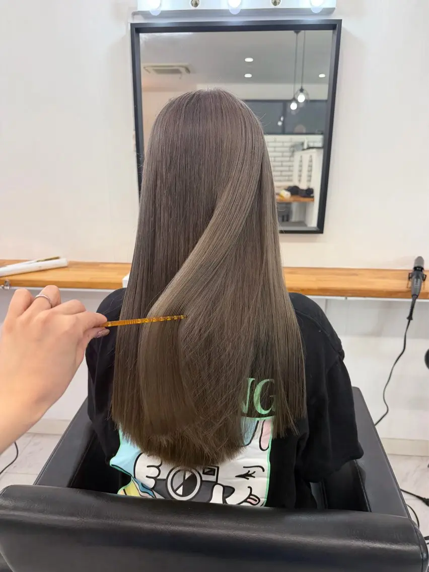 ロング カラー ブリーチ グレージュ ラベンダーカラー ラベンダーグレージュ ラベンダーグレー ヘアカラー トリートメント 🎀透明感 カラーHiROEのヘアスタイル