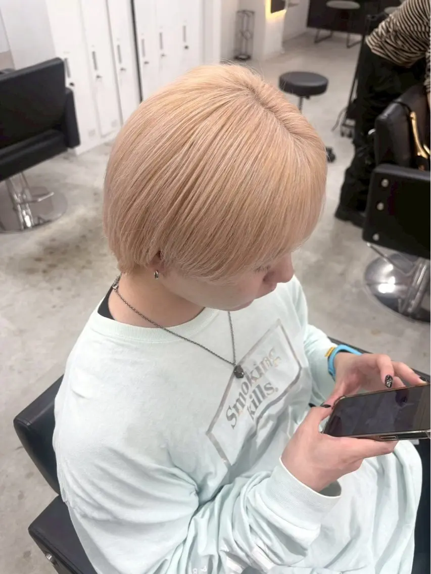 ブリーチリタッチ（2ヶ月以内）＋オンカラー＋クイックトリートメント【過去の履歴相談】の写真