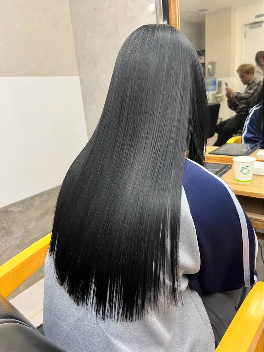 カラー あべ みゅうのヘアスタイル