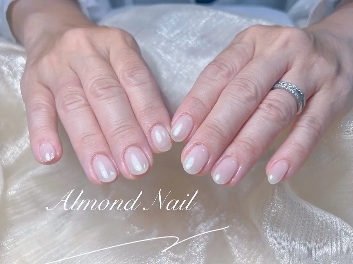 ネイル ミラーネイル Almond Nail 亀戸のネイルデザイン