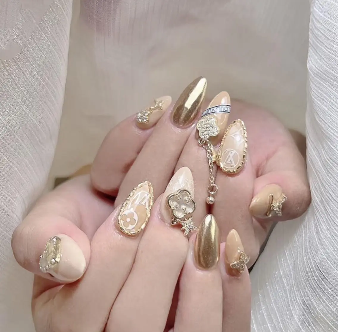 ネイル ハンドネイル Pure&Rich Nailのネイルデザイン