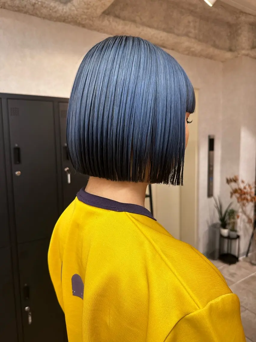 ショート カラー 黒髪 ブルーカラー グラデーションカラー broocH 清水 駿【デザインカラー】のヘアスタイル