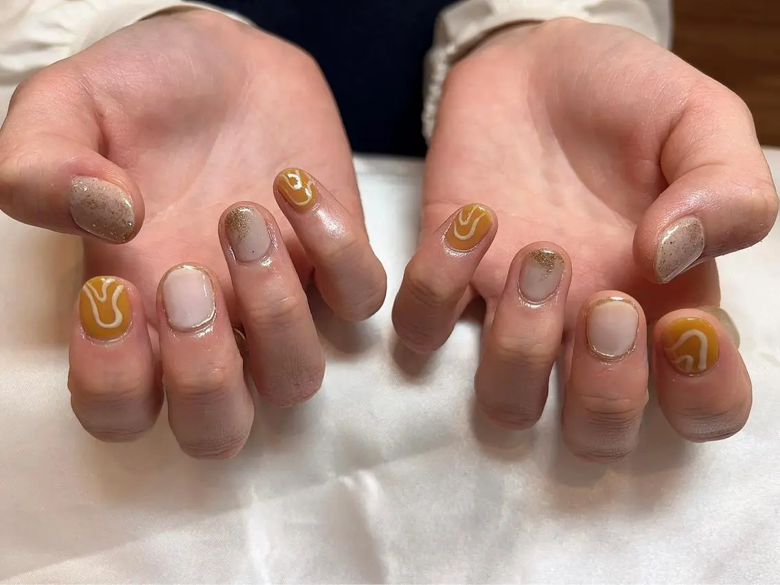 ネイル シンプルネイル モンナ CCのネイルデザイン