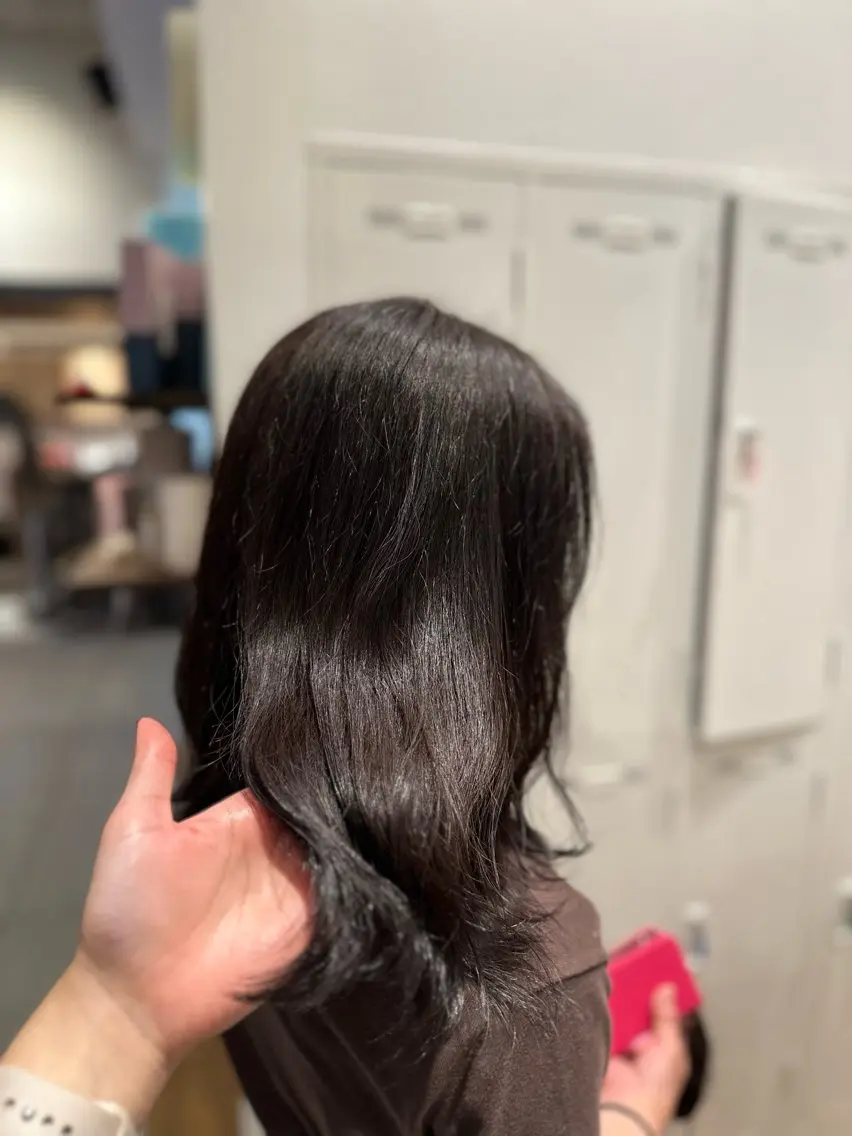 セミロング カラー アッシュ アッシュブラウン ブラウンカラー 梅田 夢七のヘアスタイル