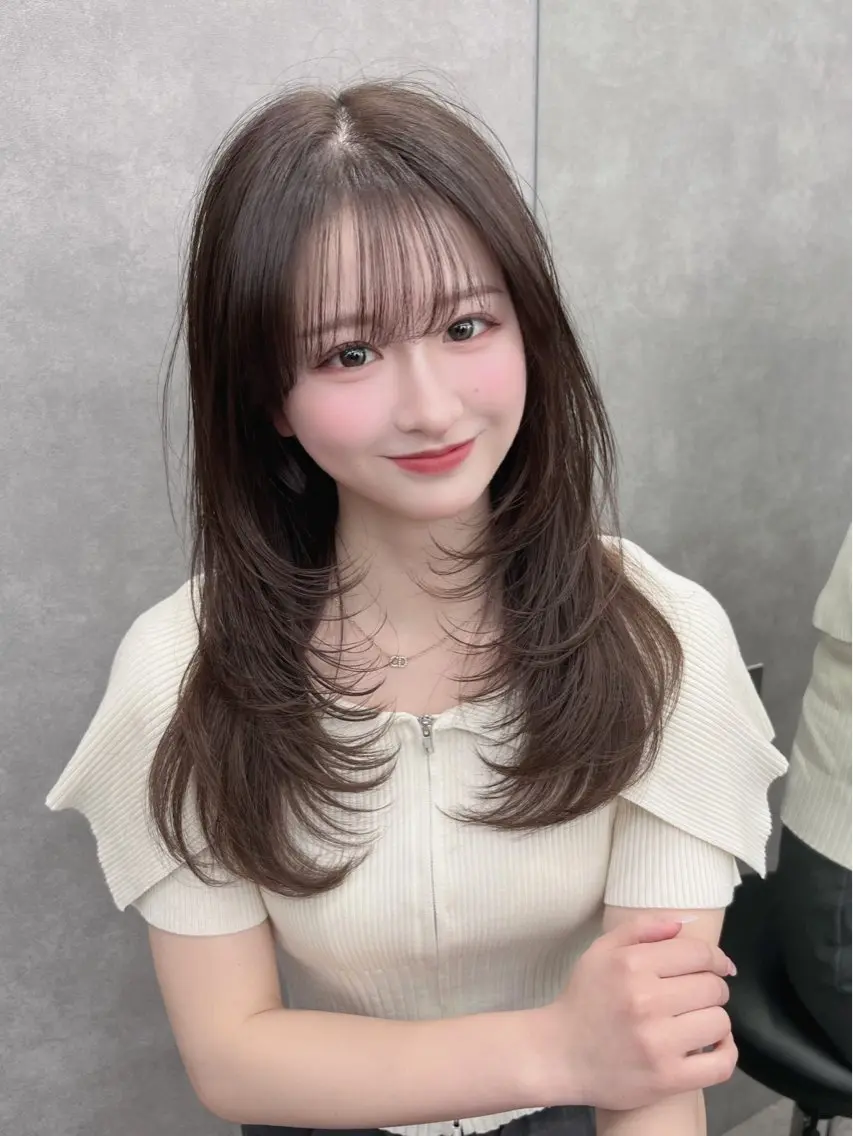 ロング カット ヘアカラー トリートメント 小久保美空/縮毛矯正 ミディアム/レイヤーのヘアスタイル