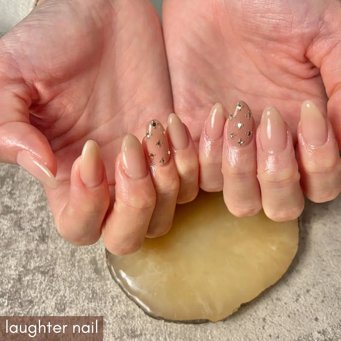 ネイル アートネイル 長さ出し ジェルネイル キラキラネイル 持ち込み ハンドネイル laughter nailのネイルデザイン