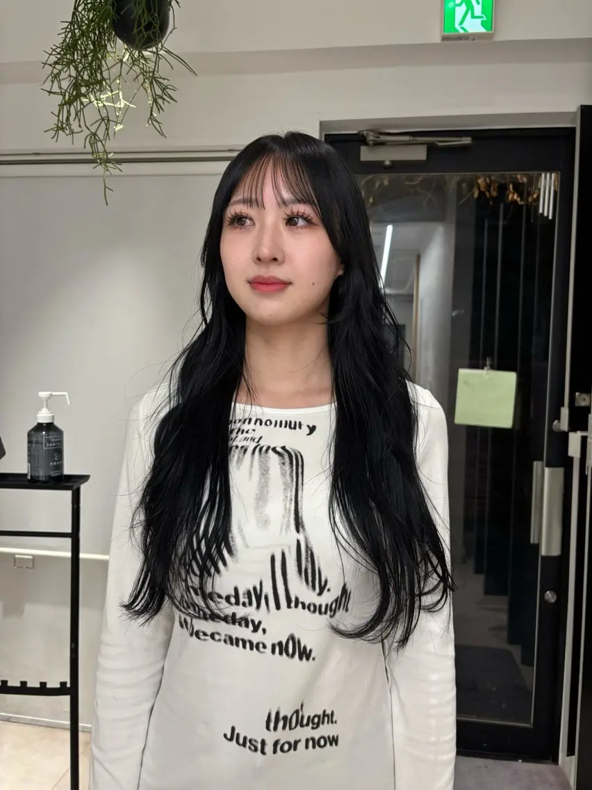 ロング 盛れる透明感カラー momokaのヘアスタイル