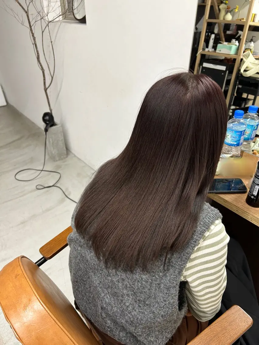 セミロング カラー PELEハイトーン shinobuのヘアスタイル