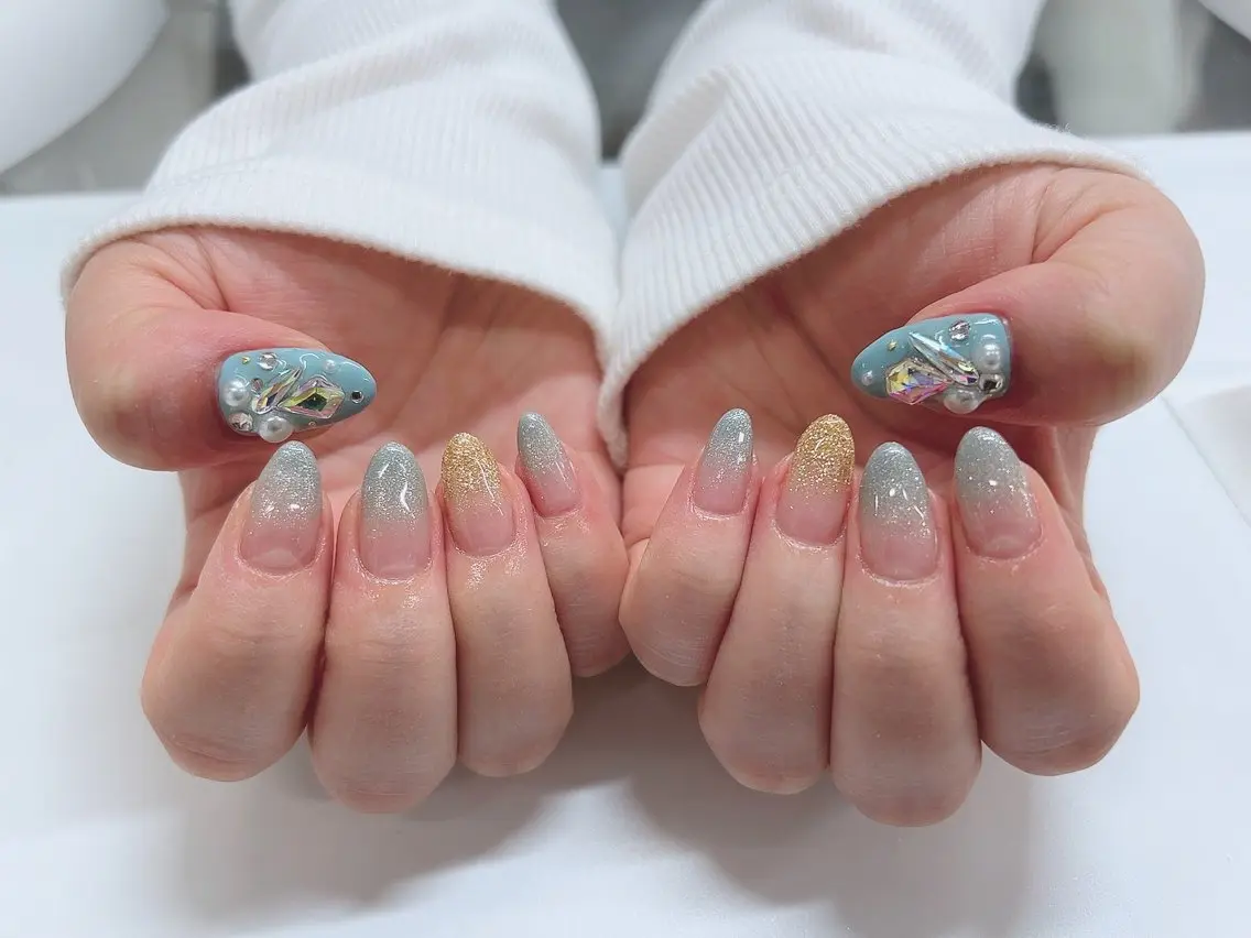 ネイル アートネイル ストーンネイル MAXKELLY TSUGUMIのネイルデザイン