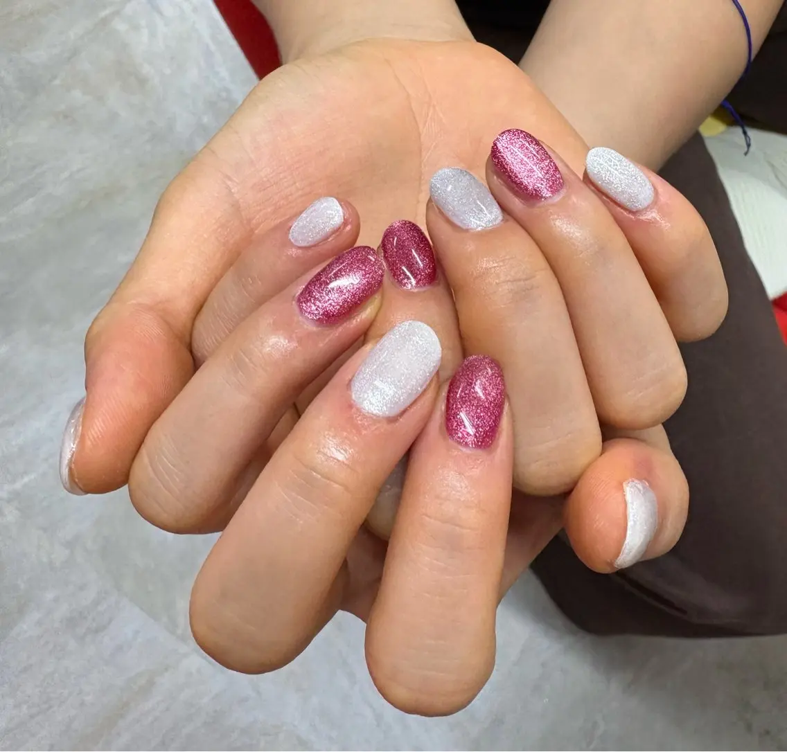 ネイル 赤色 シルバー ハンドネイル 谷村 成美のネイルデザイン