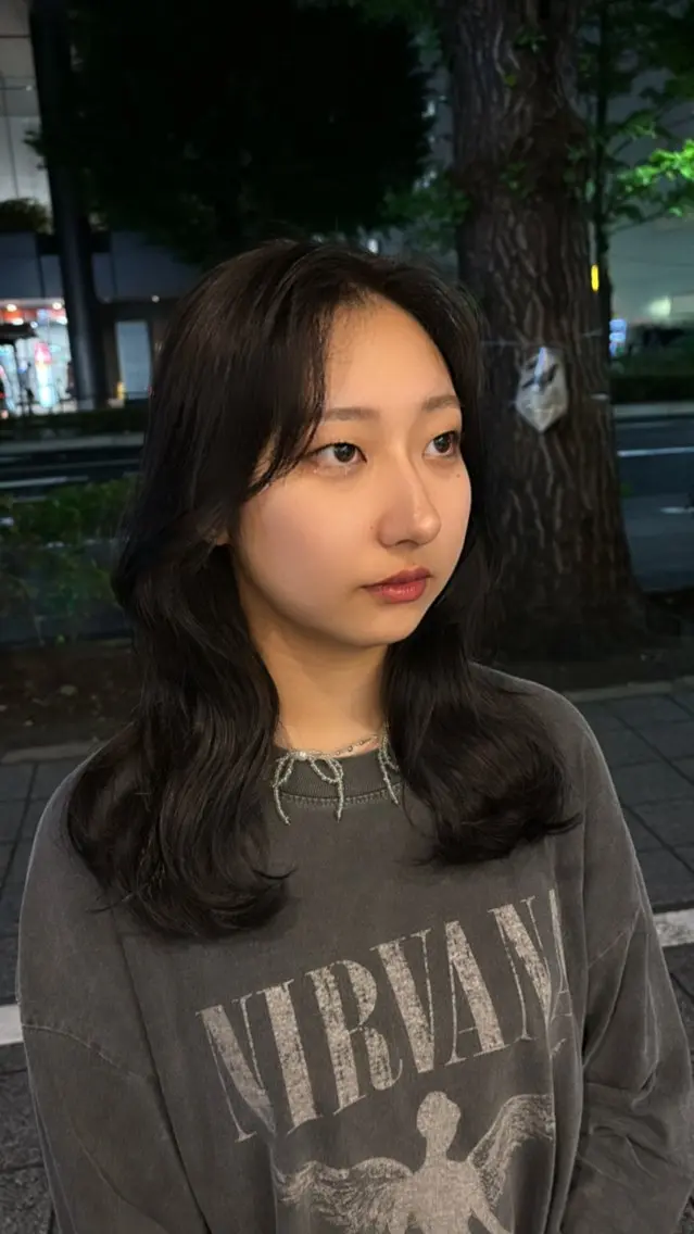 ロング カラー くびれヘア 韓国風ヘア カット ヘアカラー 🍓ハイトーンカラー 🎀nene🍓のヘアスタイル