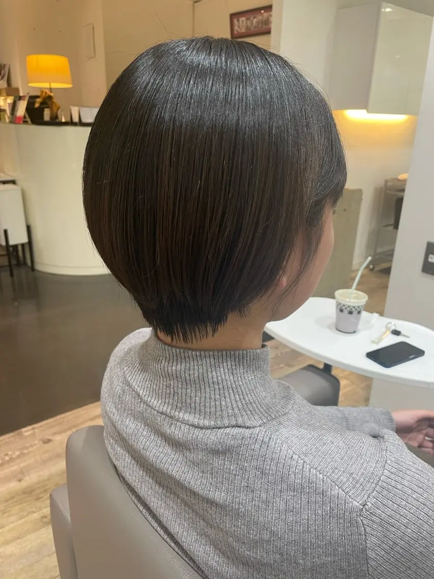 ショート オリーブベージュ/ボ ブ縮毛矯正たまき🧡のヘアスタイル