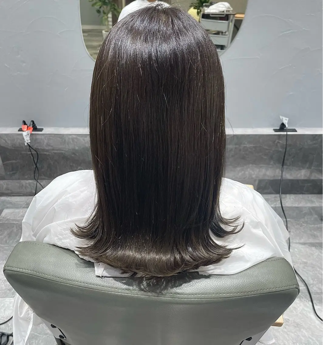ロング カラー グレージュ 吉田 空 (POANA.)のヘアスタイル