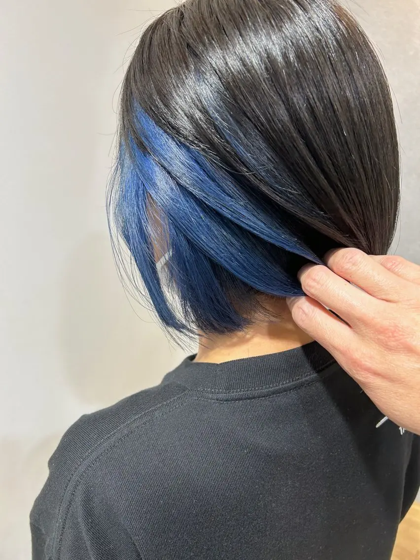カラー ブルーカラー イヤリングカラー カット ヘアカラー 山田 守のヘアスタイル