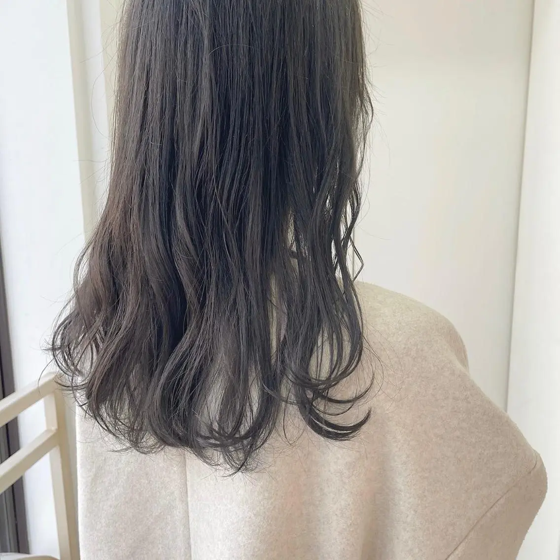 セミロング カラー TRENCH　相澤 果歩のヘアスタイル