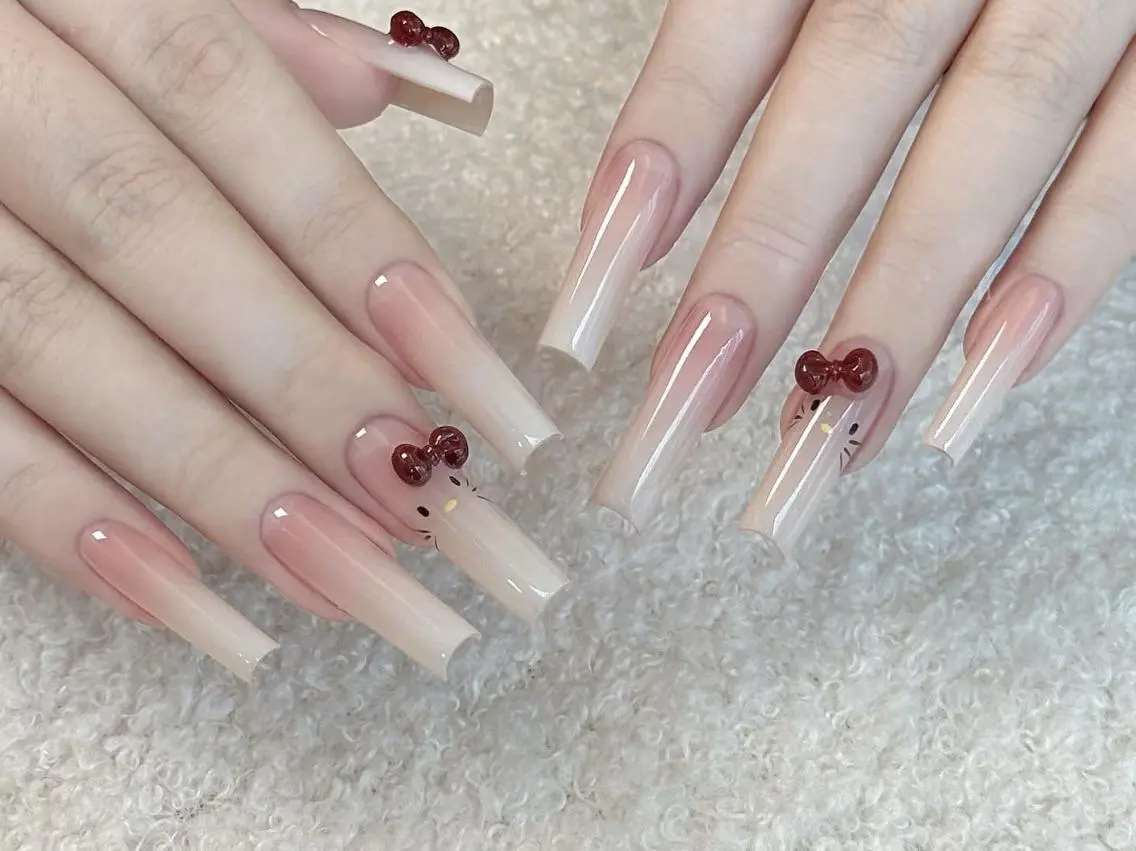 ネイル ガーリー グラデーション ロングネイル シンプルネイル 春ネイル ハンドネイル ハンドケア Emily 🎀のネイルデザイン