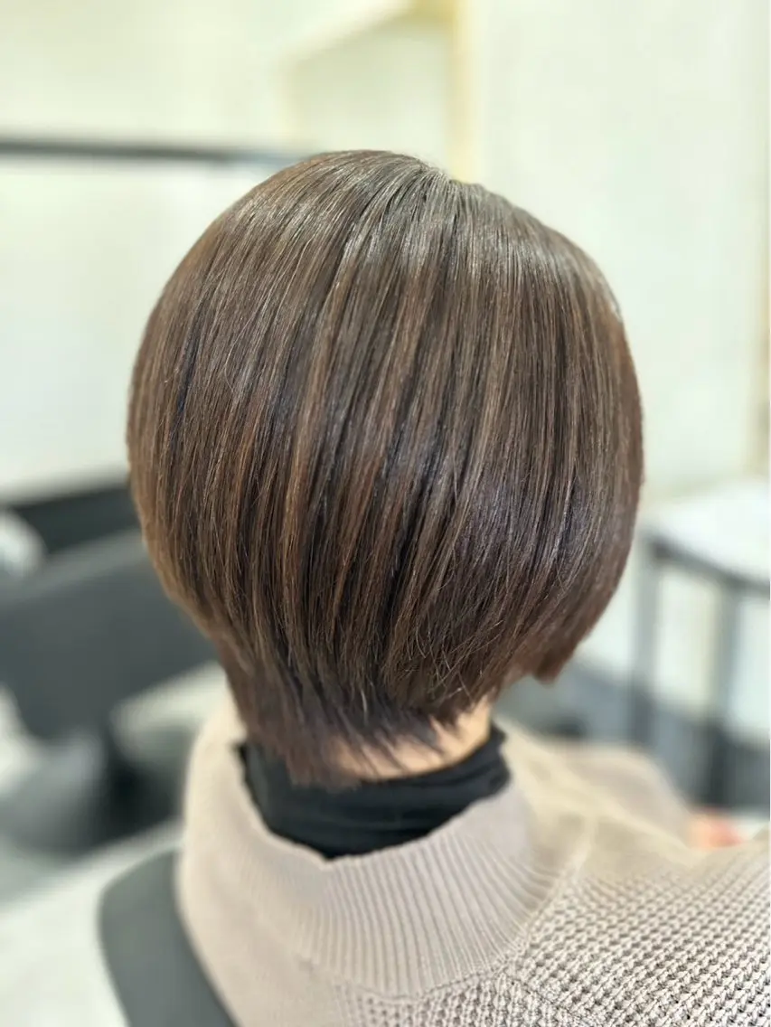 ショート ハイライト 髪質改善 レイヤーカット ショートヘア 縮毛矯正 ヘアカラー SUGAMI ✴︎ Hikariのヘアスタイル