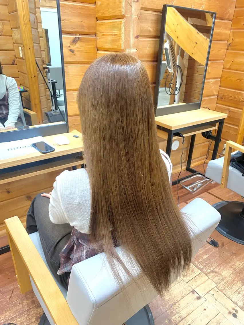ロング カラー ベージュカラー ブリーチ ダブルカラー ブリーチなしカラー オリーブベージュ 田尻 天花のヘアスタイル