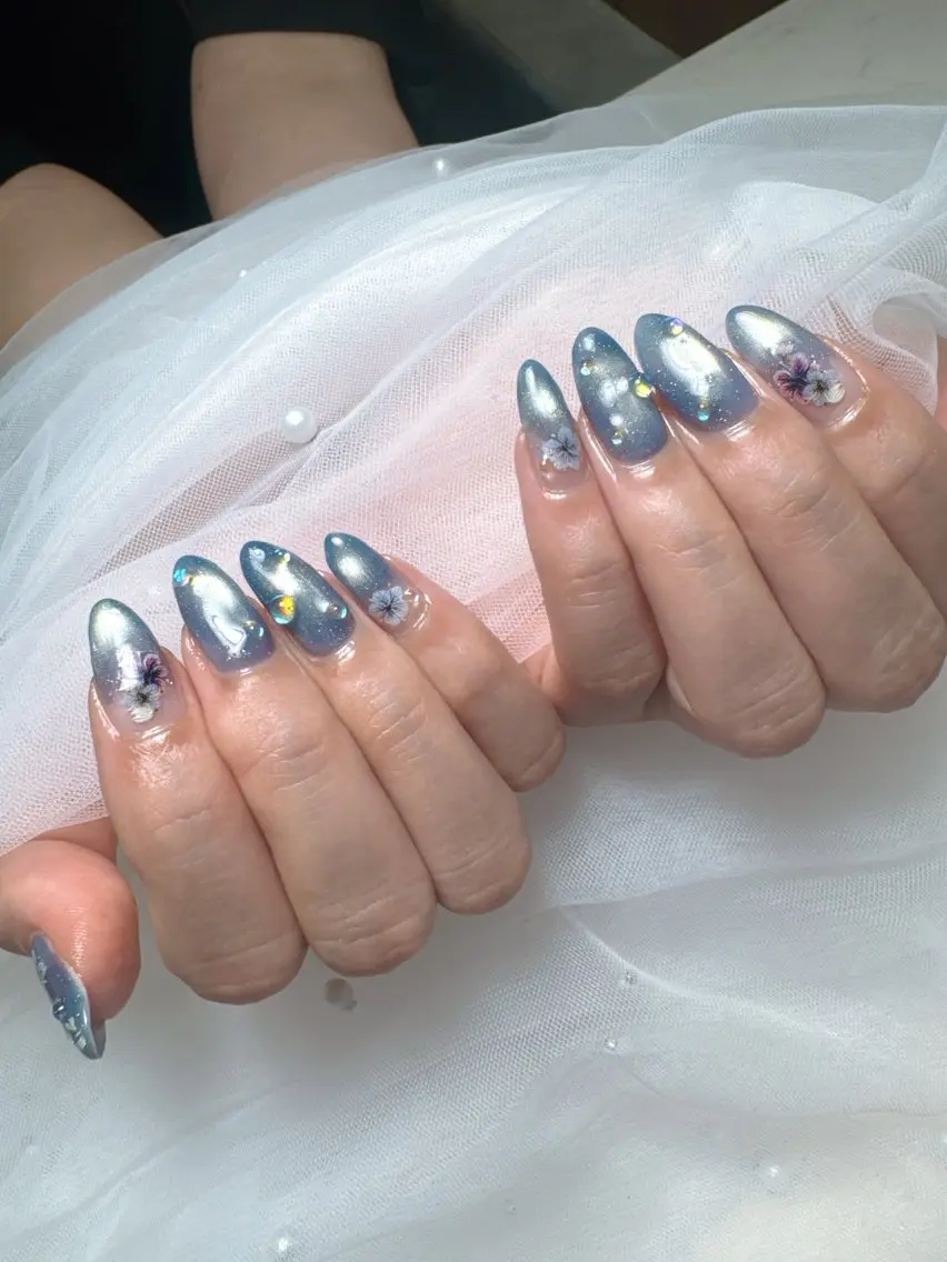 ネイル フットネイル フレンチネイル ガラスフレンチ キラキラネイル 韓国ネイル ハンドネイル Queeens nailのネイルデザイン