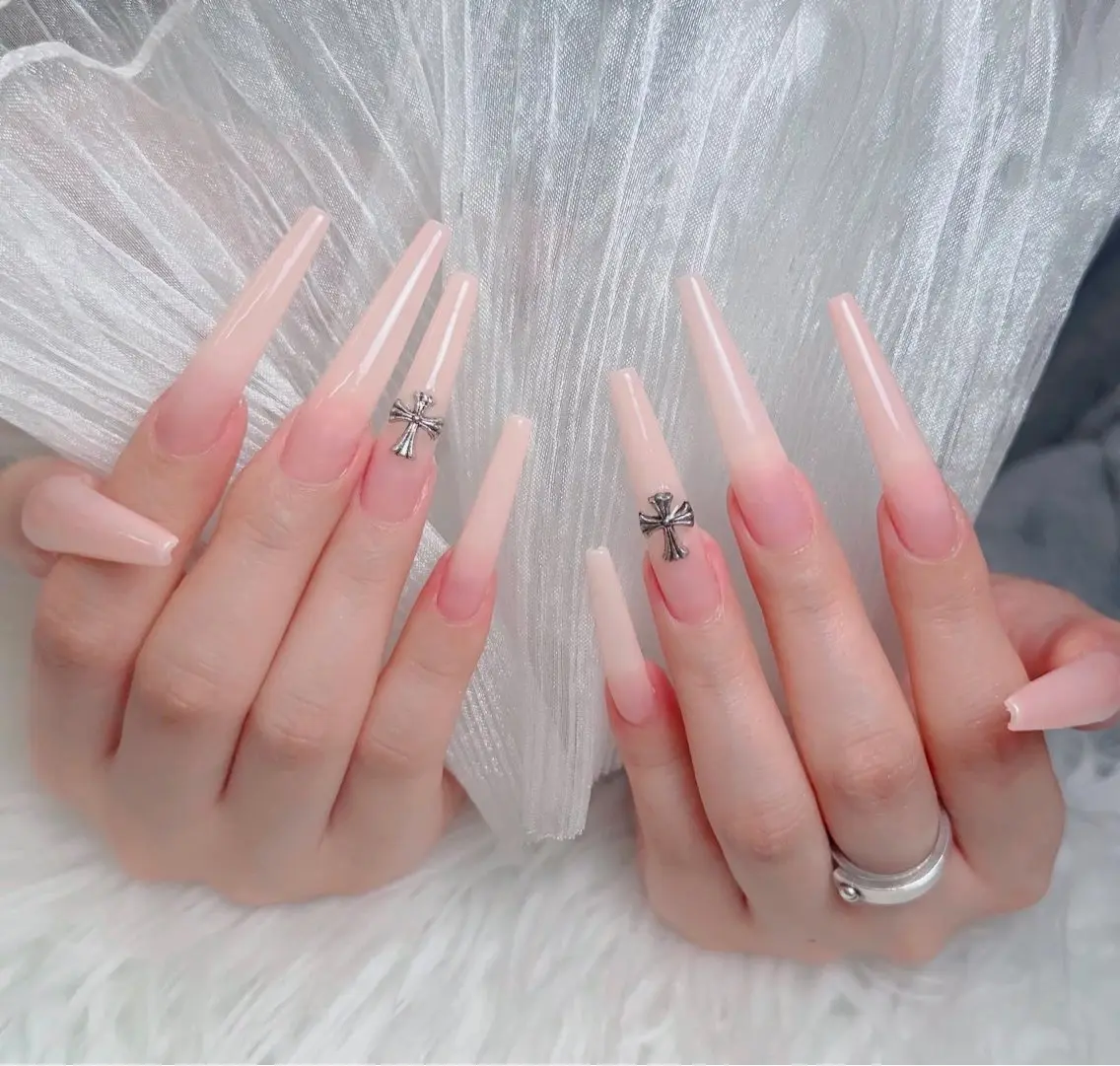 ネイル アートネイル ボルドー フレンチネイル ジェルネイル 氷ネイル・うるうるネイル ハンドネイル Julie NailSalonのネイルデザイン