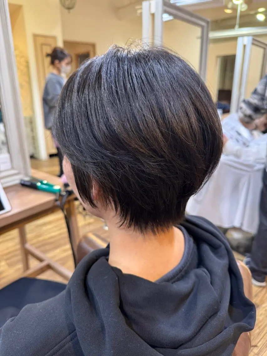 ショート くびれヘア ショートヘア 染矢 優希のヘアスタイル