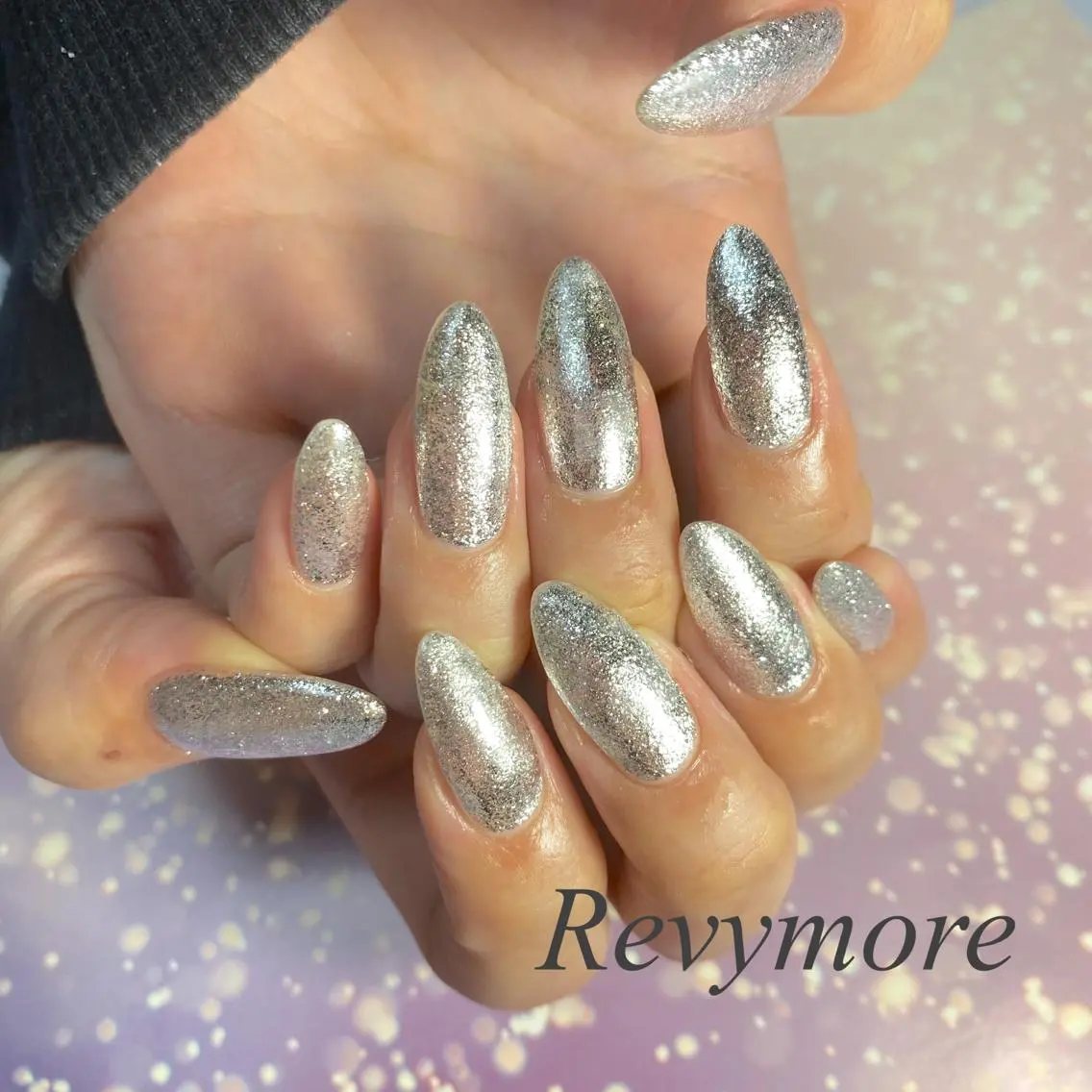 セミロング ネイル ジェルネイル ラメ(グリッター) ロングネイル ニュアンスネイル オフィスネイル nail salon Revymoreのネイルデザイン