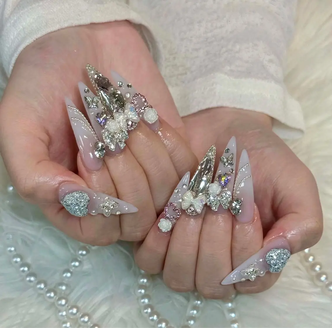 ネイル チークネイル ドット フレンチネイル グラデーション ハート ハンドネイル Julli NailStudioのネイルデザイン