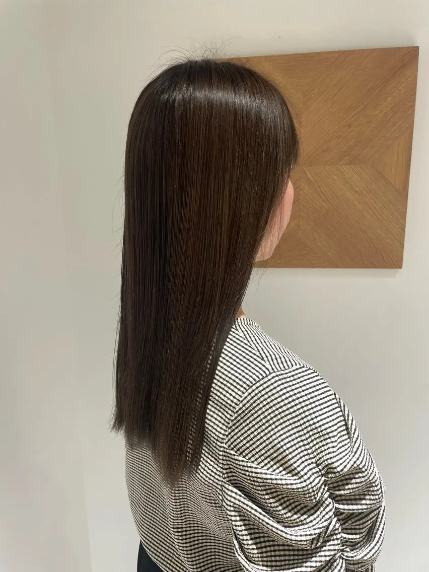 セミロング カラー カット ヘアカラー トリートメント イヌマル アユ / Fier umedaのヘアスタイル