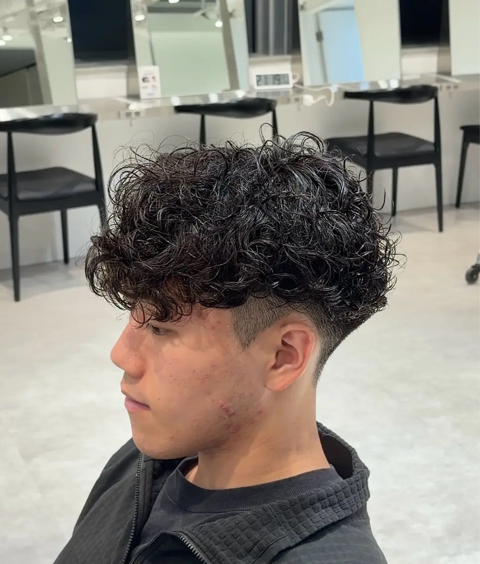 パーマ メンズ メンズパーマ プードルパーマ プードルパーマ fifth 堀内新史のヘアスタイル