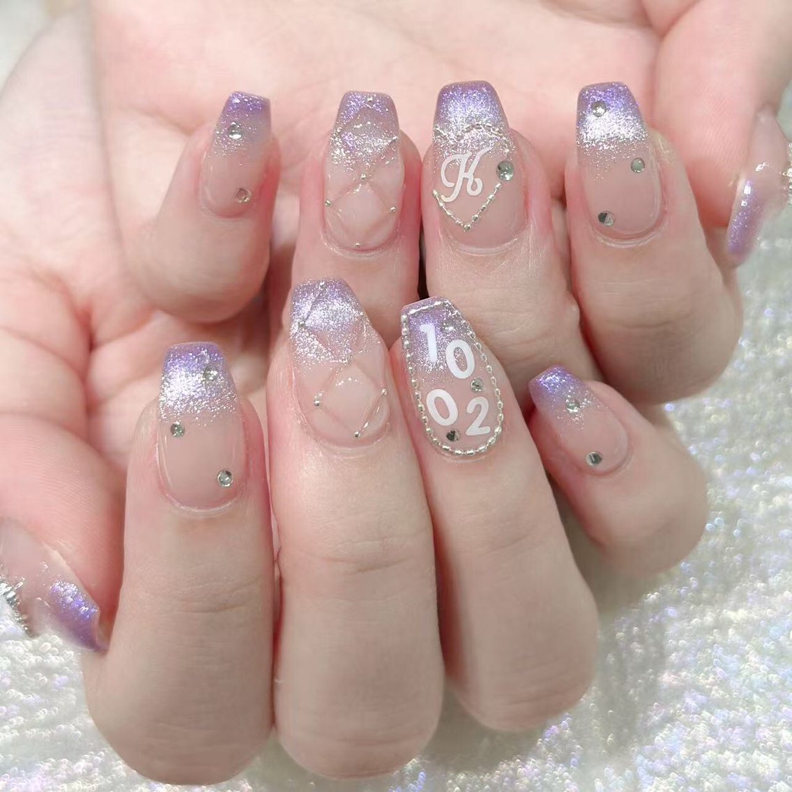 ネイル ハンドネイル Queens テイのネイルデザイン