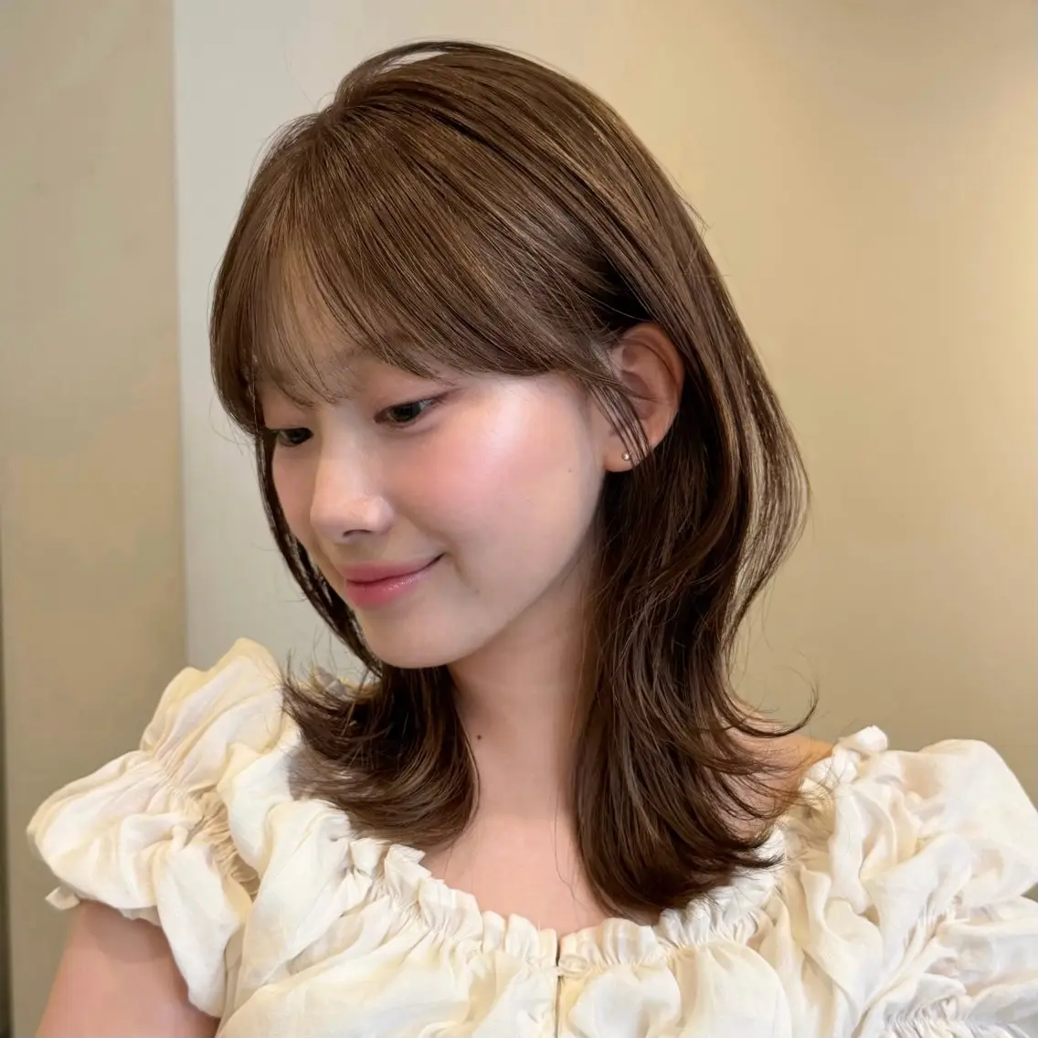 ミディアム カラー 顔周りレイヤー꙳⋆ ミディアム⌇SAKIのヘアスタイル