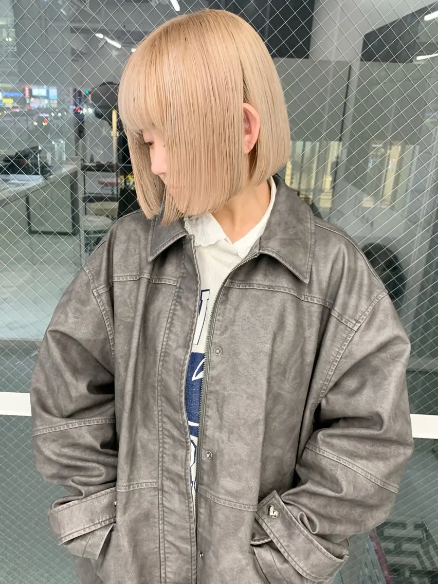 ショート カラー ベージュカラー ボブ 及川 淳哉のヘアスタイル