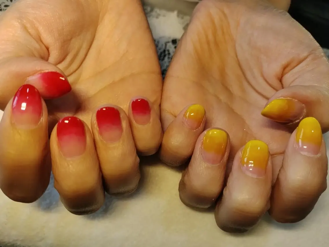 ネイル グラデーション Nail  yのネイルデザイン