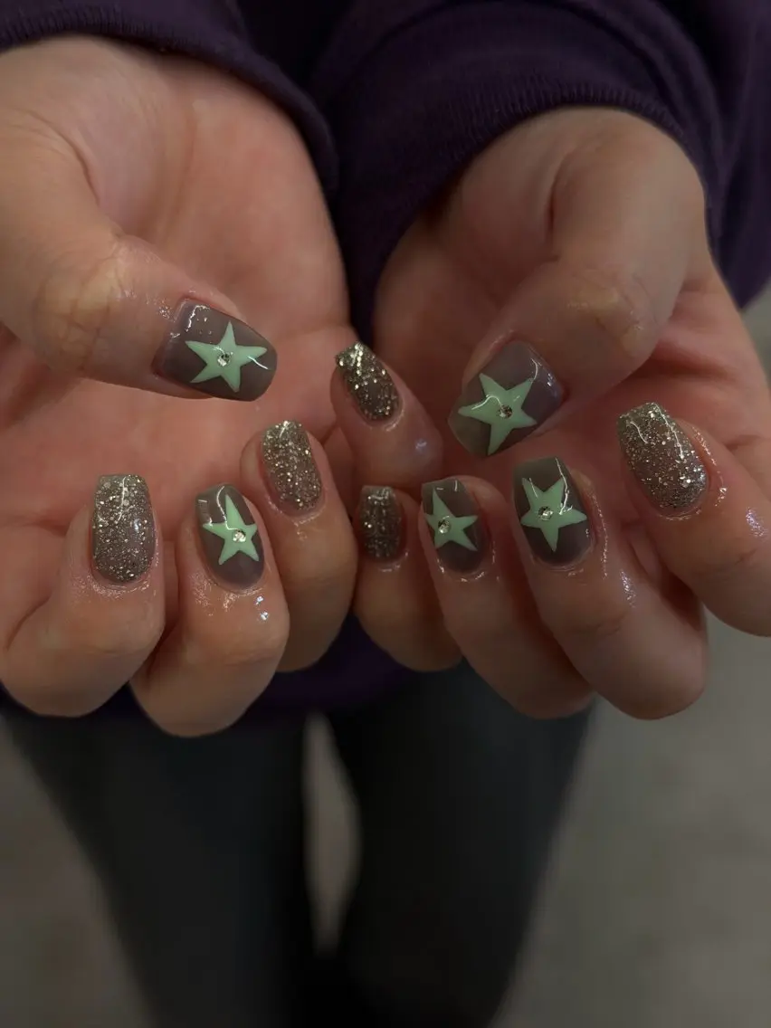 ネイル ジェルネイル キラキラネイル マグネットネイル ニュアンスネイル ワンカラーネイル ハンドネイル ハンドケア Bana_ Nailのネイルデザイン