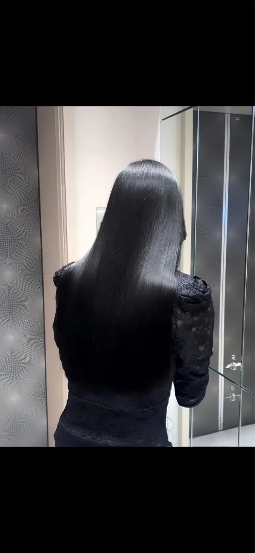 ロング カット ヘアカラー トリートメント 縮毛矯正／レイヤー 顔周／艶カラ-／笑璃のヘアスタイル