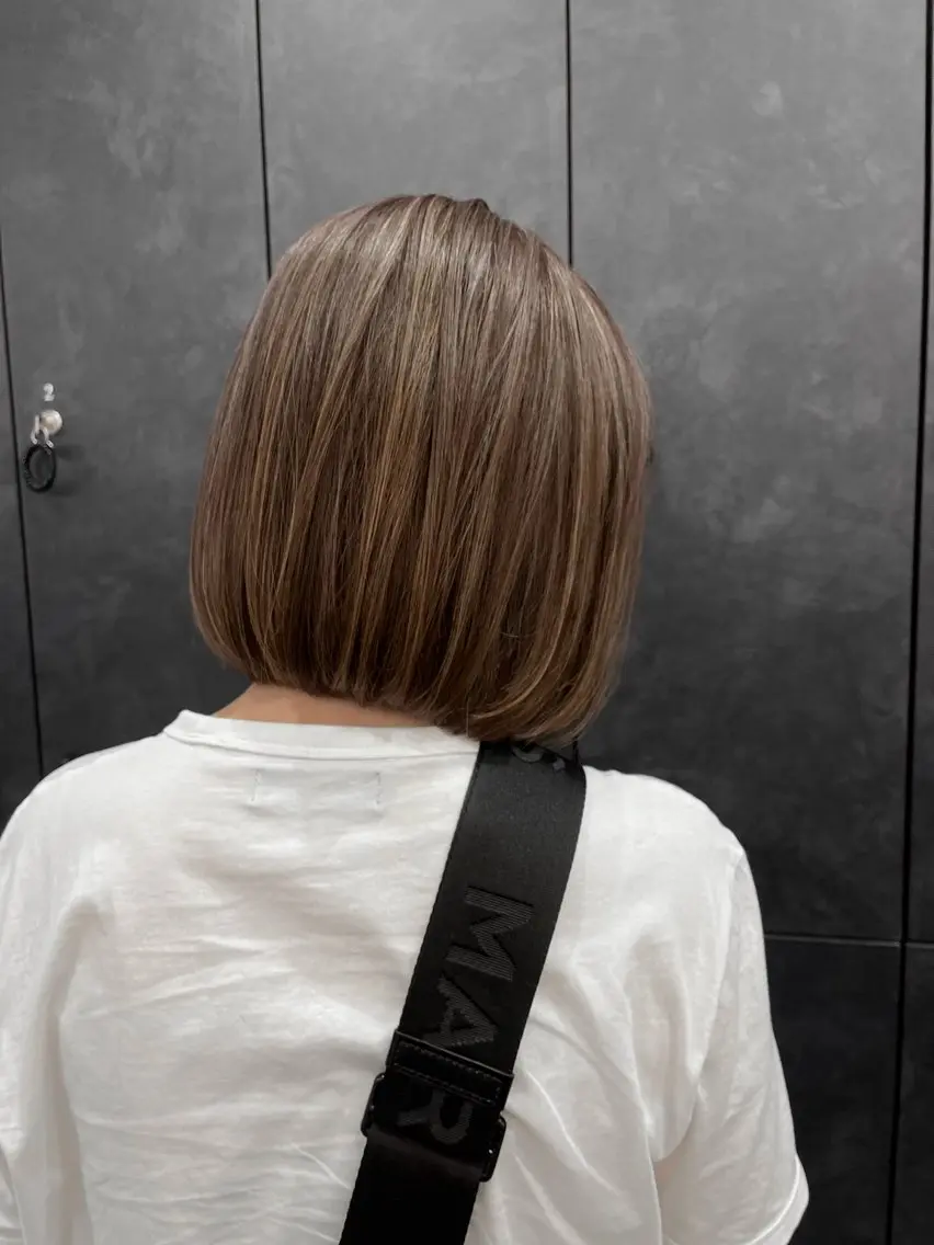 ミディアム Viot 銀座 樋口 桃佳のヘアスタイル