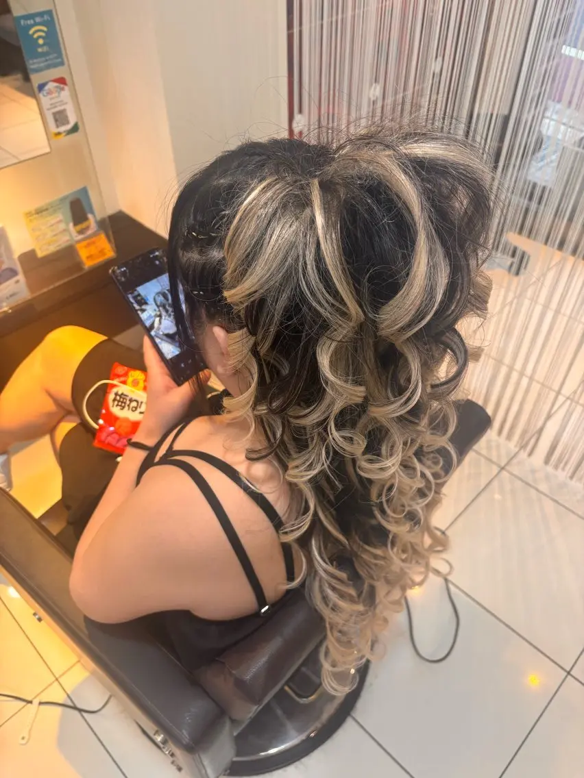 ロング ヘアアレンジ ヘア&メイク💄 TAIKIのヘアスタイル