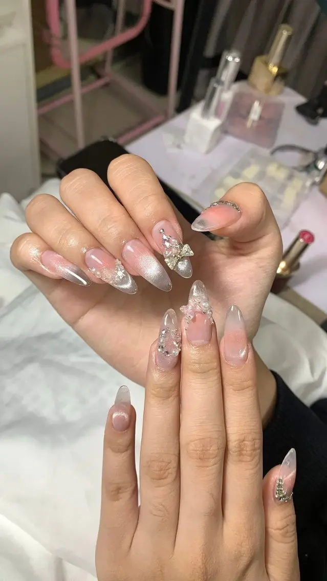 ネイル 長さ出し フレンチネイル ジェルネイル ガラスフレンチ 韓国ネイル Minette nailHuongのネイルデザイン