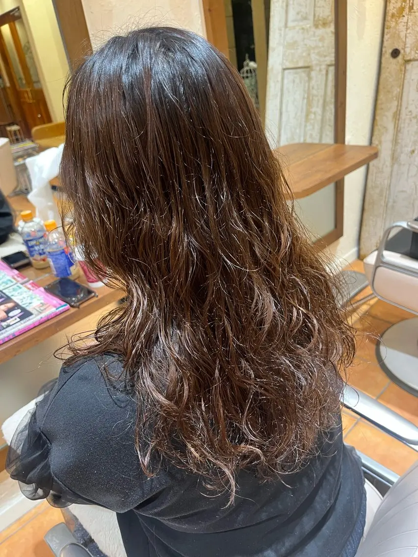 ロング パーマ ほそや うらら / モデル募集中🌹のヘアスタイル