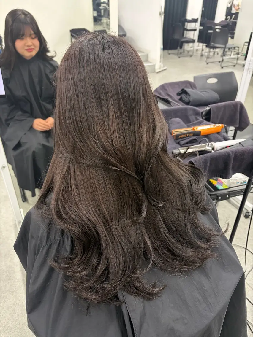 ミディアム カラー ヘアアレンジ ヘアカラー トリートメント ヘアセット 🌈くれは🎨デザイ ン🌟ダメージレスのヘアスタイル