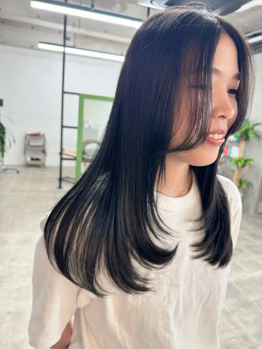 セミロング カット ヘアカラー トリートメント miloc🫧 MOMOYOのヘアスタイル