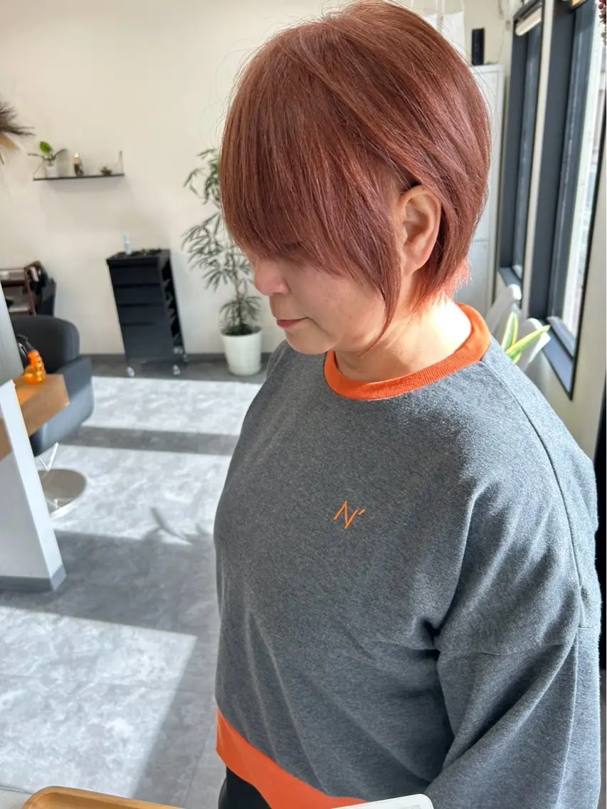 ショート ショートボブ ハンサムショート 韓国風カラー ボブ ハイライト カット ヘアカラー トリートメント ミルクティーベージュ 近鉄奈良駅 向田のヘアスタイル