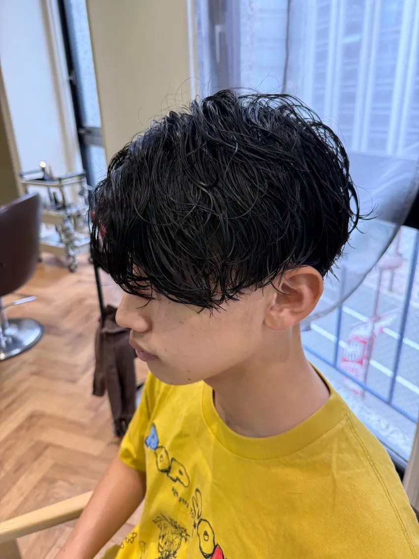 ショート パーマ メンズ メンズパーマ シャドーパーマ 溝口 槙里也のヘアスタイル