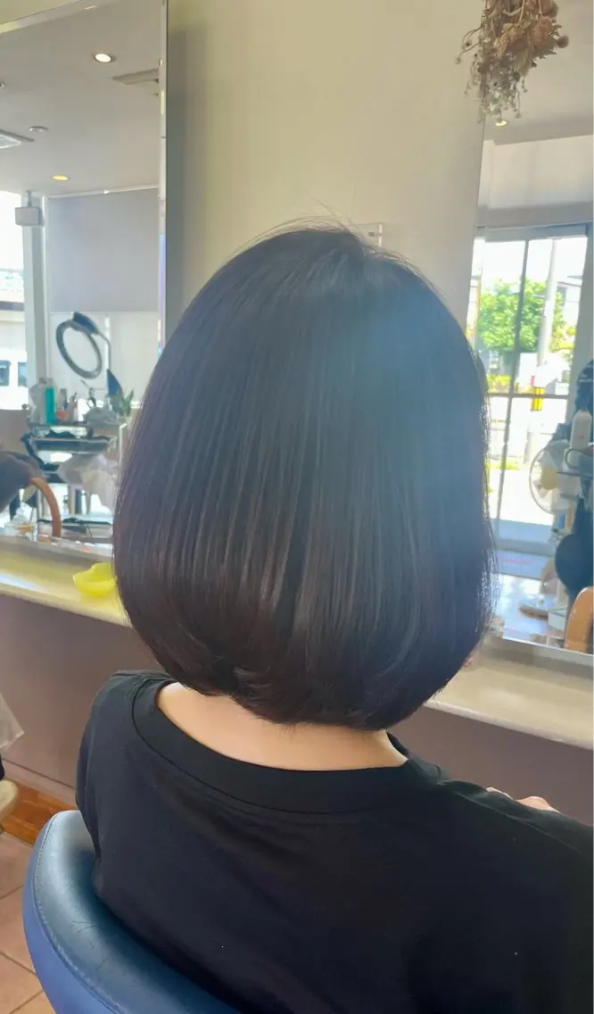 ミディアム ボブ 縮毛矯正 attrice杉山 綾乃のヘアスタイル
