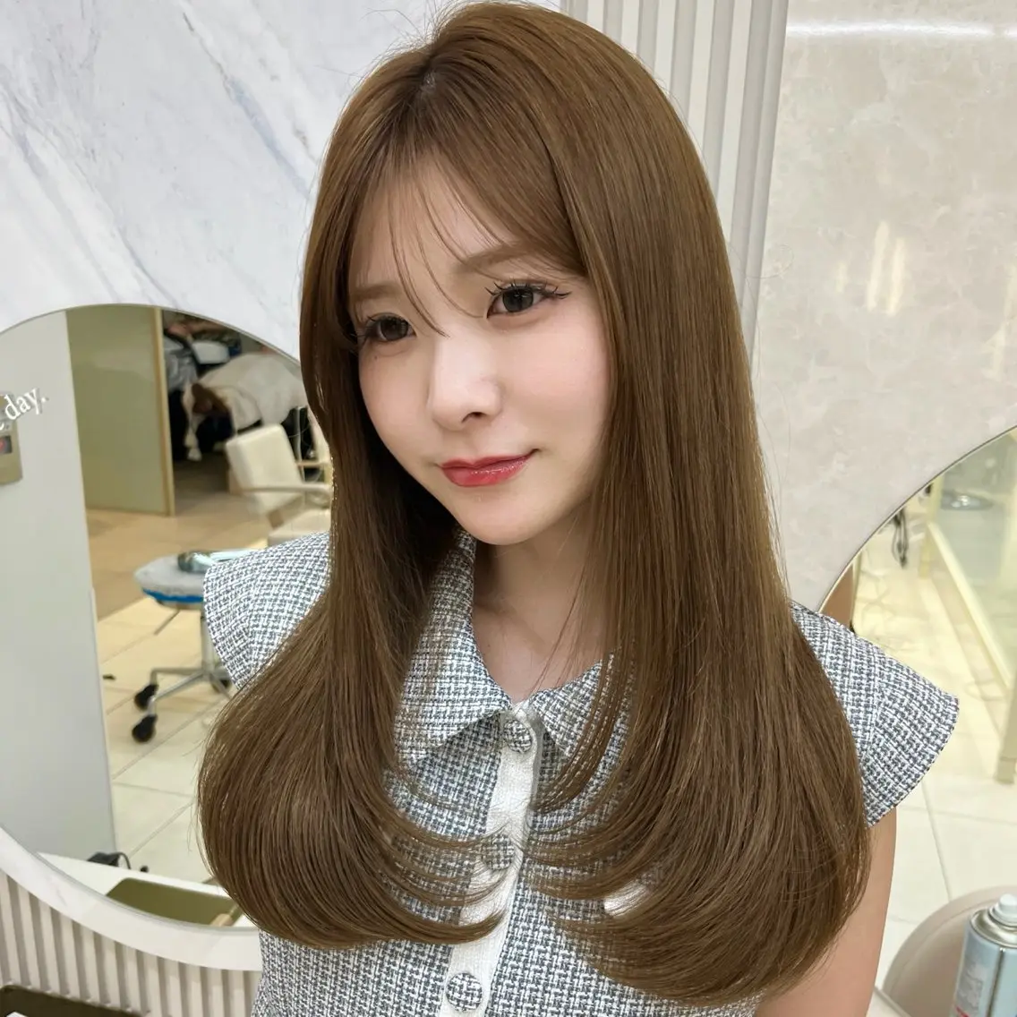 セミロング カラー 似合わせレイヤー/ 透明感カラーのヘアスタイル