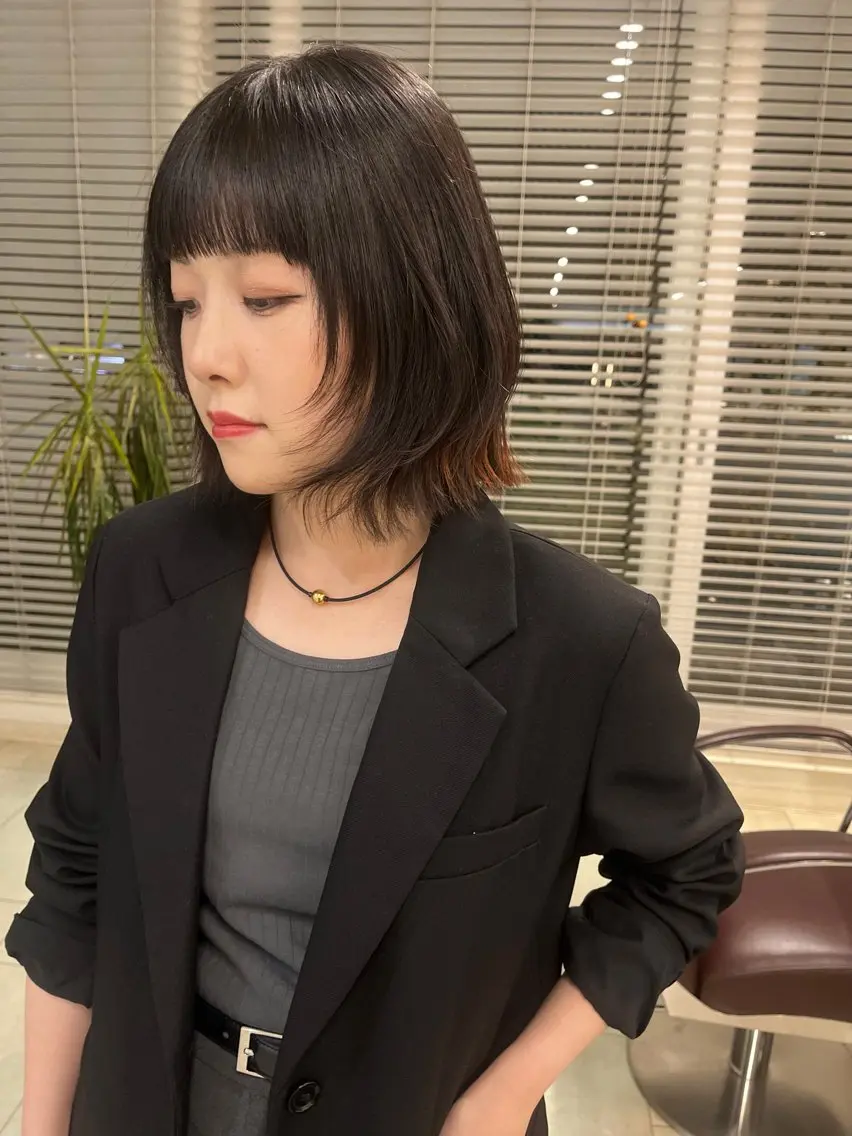 ミディアム カラー ボブ くびれヘア レイヤーカット カット ヘアカラー yura /レイヤーカットのヘアスタイル